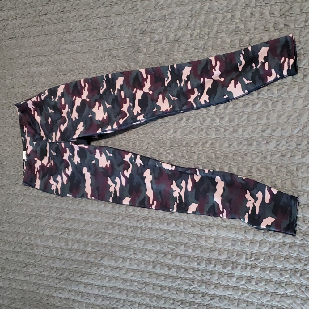 FABLETICS CAMO LEGGINGS